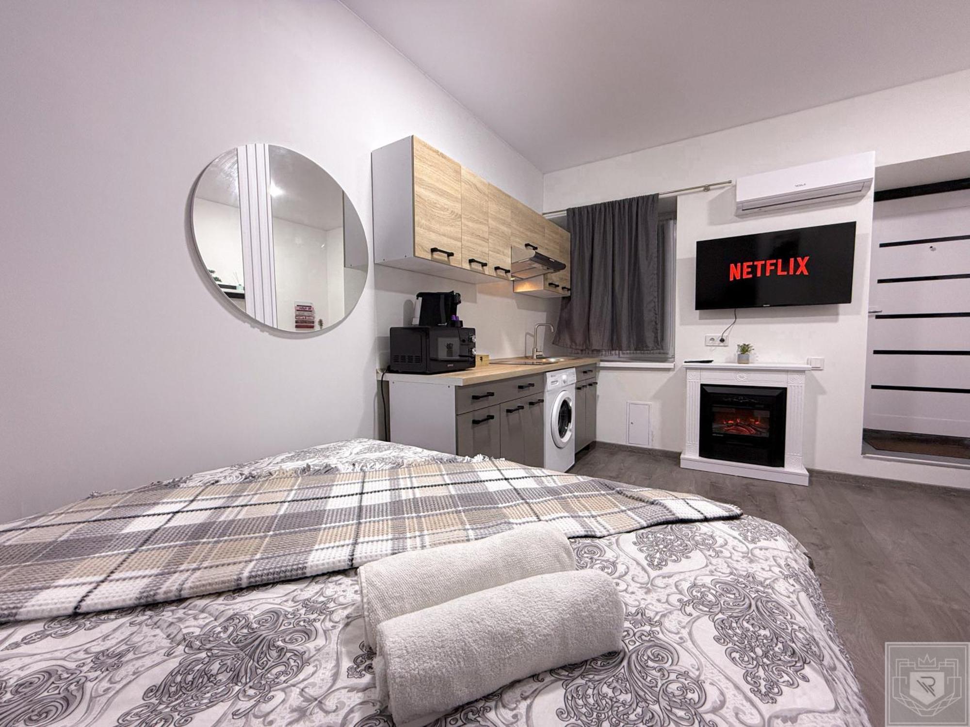 Appartamento Renthouse Apartments-old Town #2